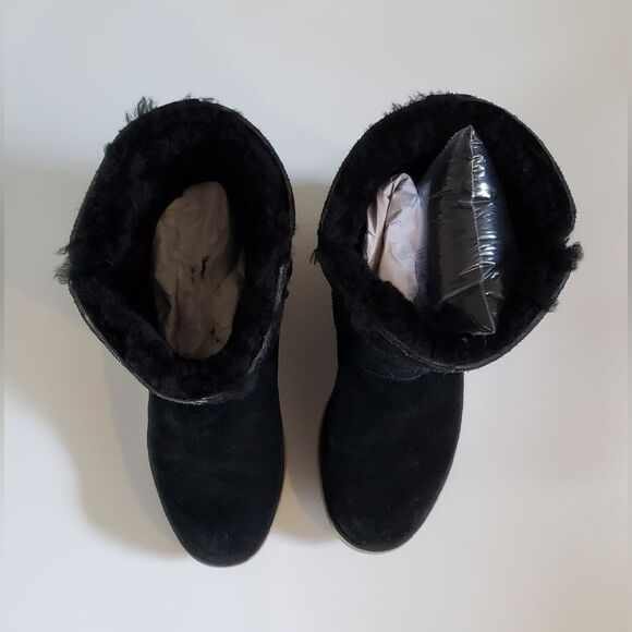 Koolaburra by Ugg Women's Short Black Suede Boot Size 6 - Picture 3 of 9
